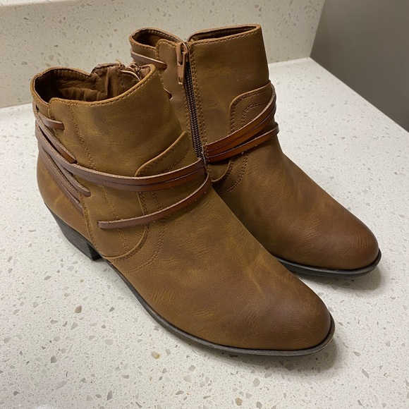 Brand New Madden Girl Ankle Boots - Picture 2 of 7